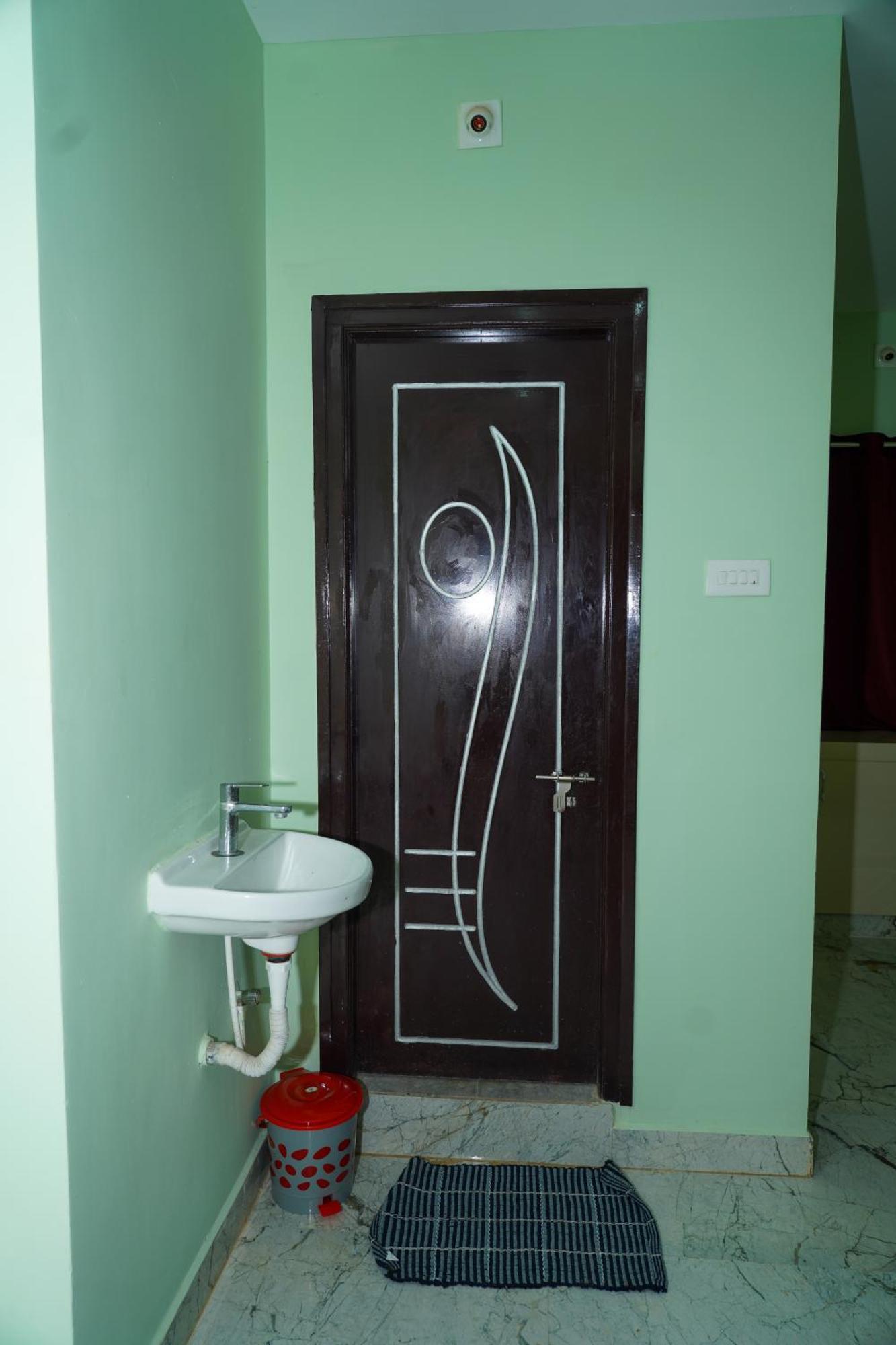 Mithra'S Homestay Near Padmavathi Ammavari Temple Tirupati Luaran gambar